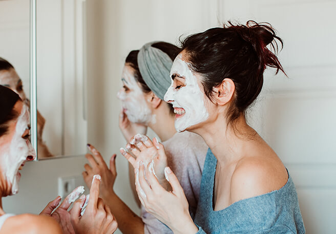 Mit Masken aus Zink die Haut pflege