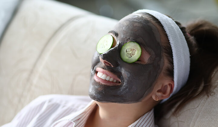 Gesichtsmasken mit Zink gegen Akne